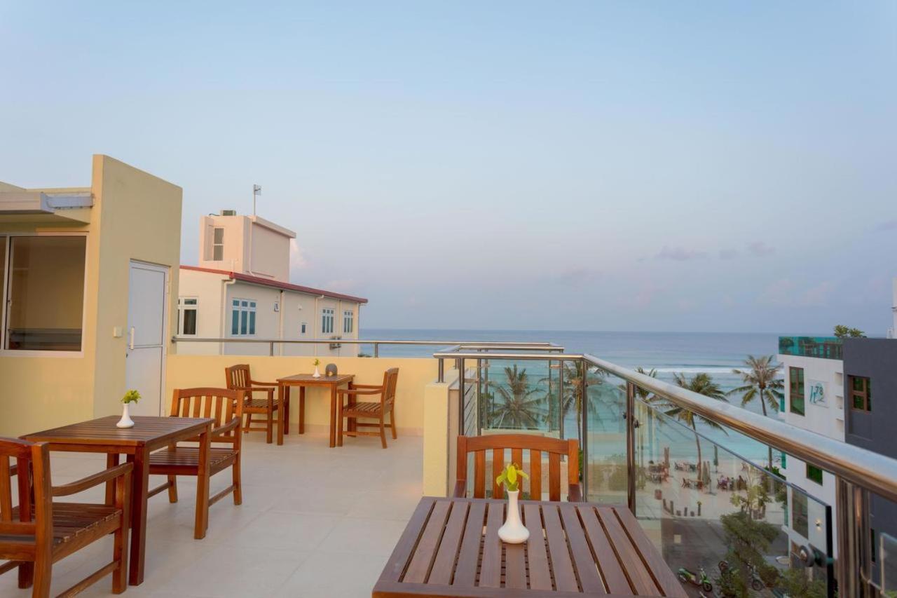 Hotel Eleven Trees Maldives Hulhumalé Exterior foto