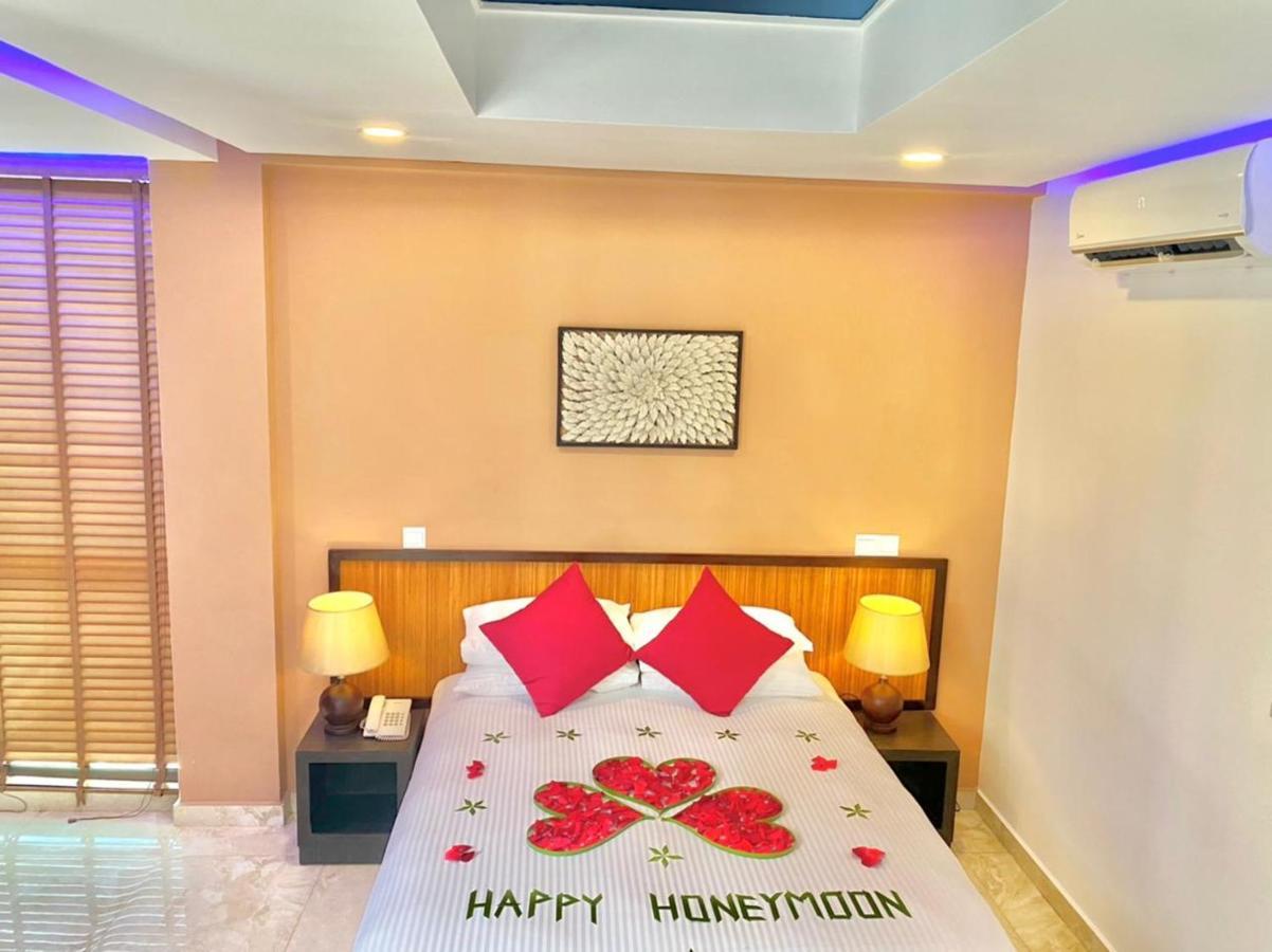Hotel Eleven Trees Maldives Hulhumalé Exterior foto