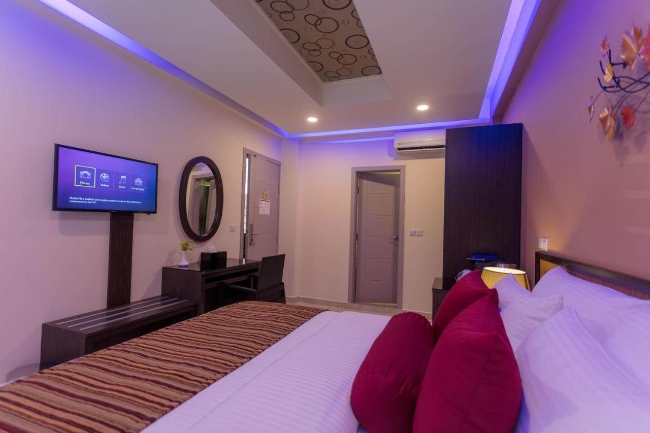 Hotel Eleven Trees Maldives Hulhumalé Exterior foto