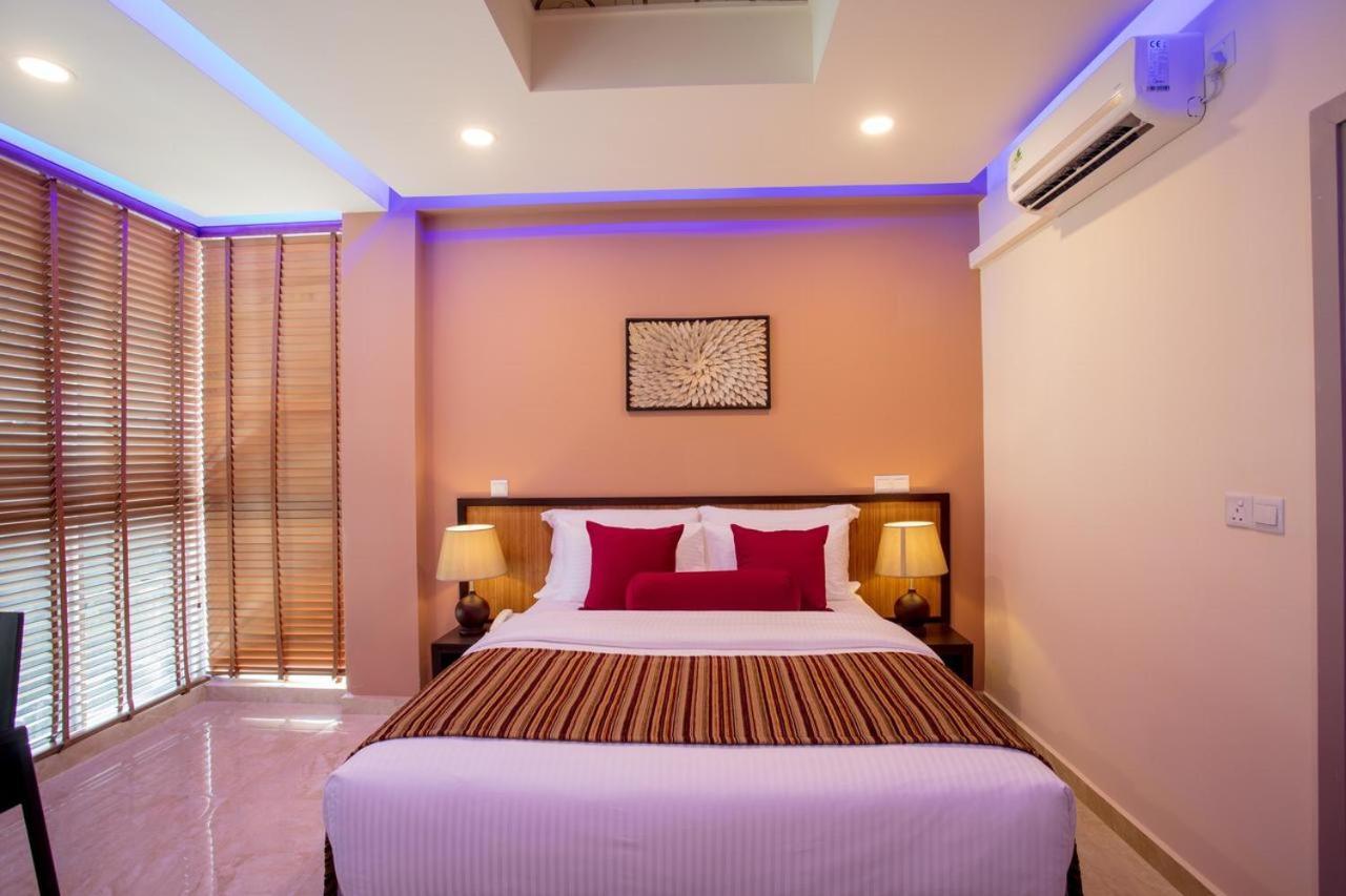 Hotel Eleven Trees Maldives Hulhumalé Exterior foto