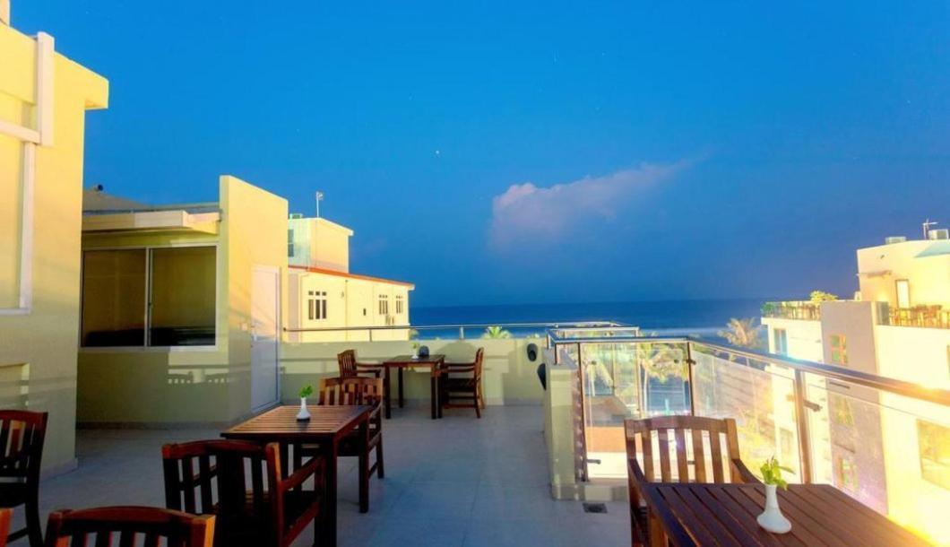 Hotel Eleven Trees Maldives Hulhumalé Exterior foto