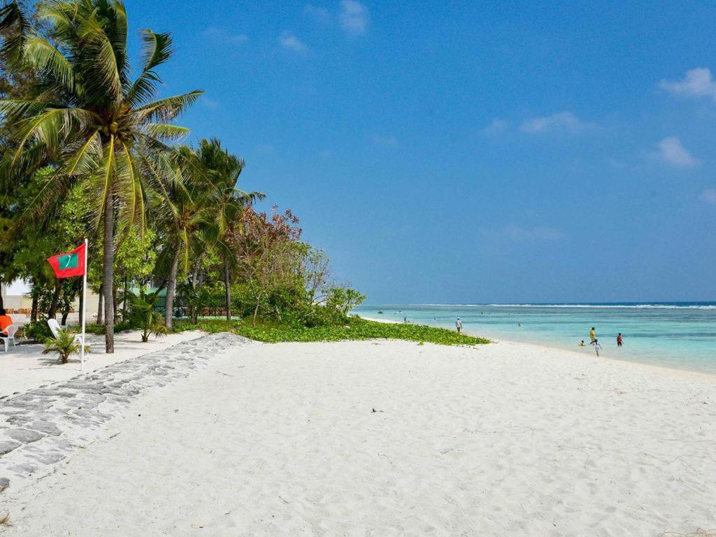 Hotel Eleven Trees Maldives Hulhumalé Exterior foto