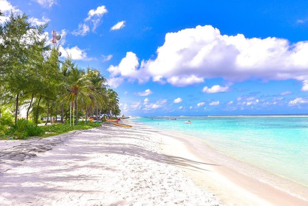 Hotel Eleven Trees Maldives Hulhumalé Exterior foto
